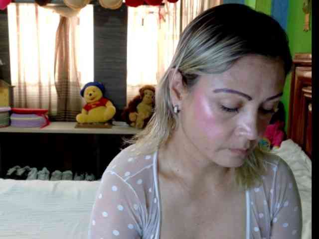 Charlizetheron1 webcam