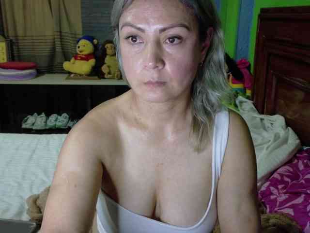 Charlizetheron1 webcam