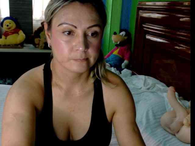 Charlizetheron1 webcam