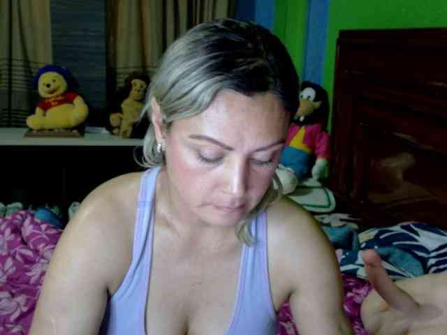 Charlizetheron1 webcam