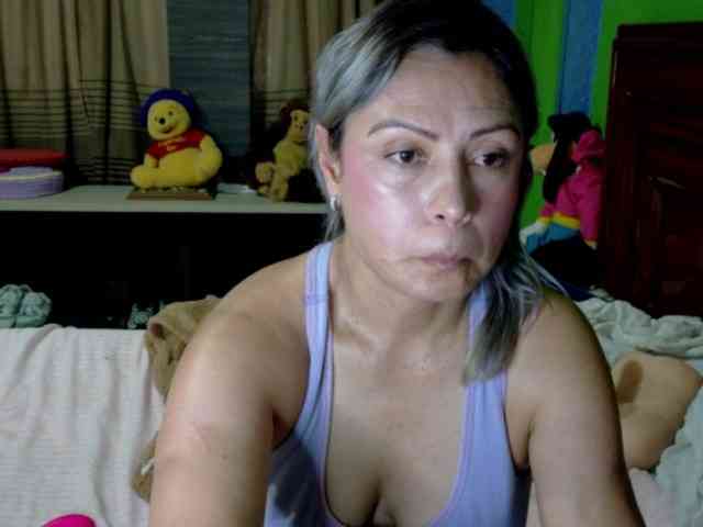 Charlizetheron1 webcam