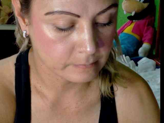 Charlizetheron1 webcam