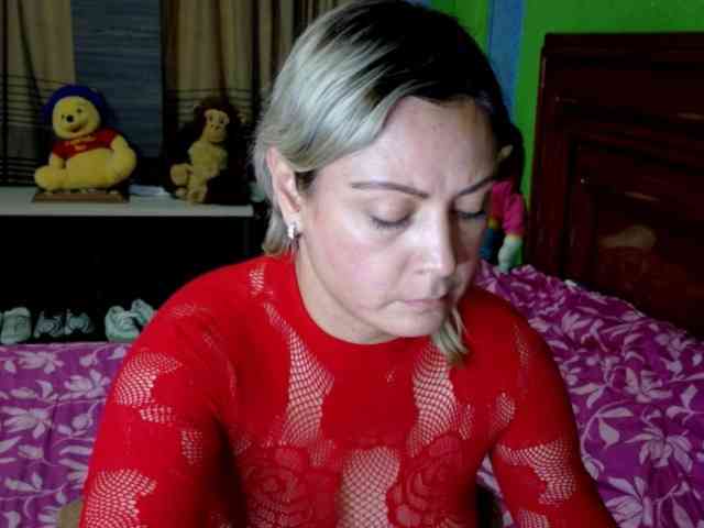 Charlizetheron1 webcam