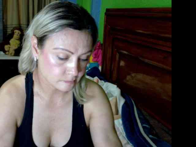 Charlizetheron1 webcam