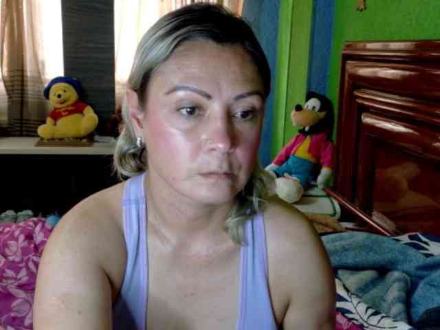 Charlizetheron1 webcam