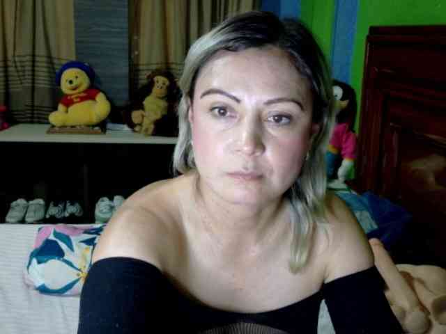 Charlizetheron1 webcam