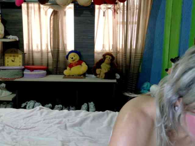 Charlizetheron1 webcam