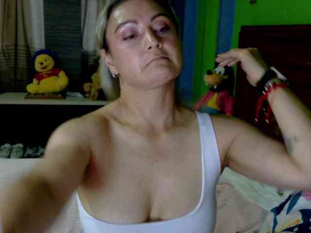 Charlizetheron1 webcam