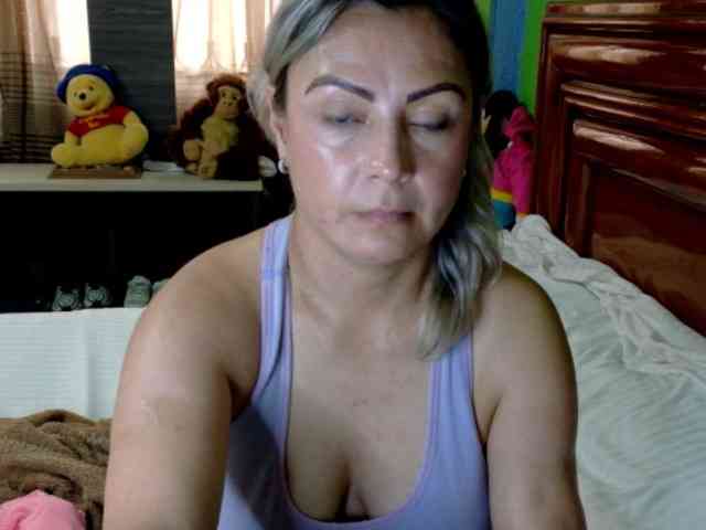 Charlizetheron1 webcam
