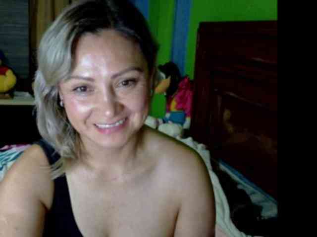 Charlizetheron1 webcam
