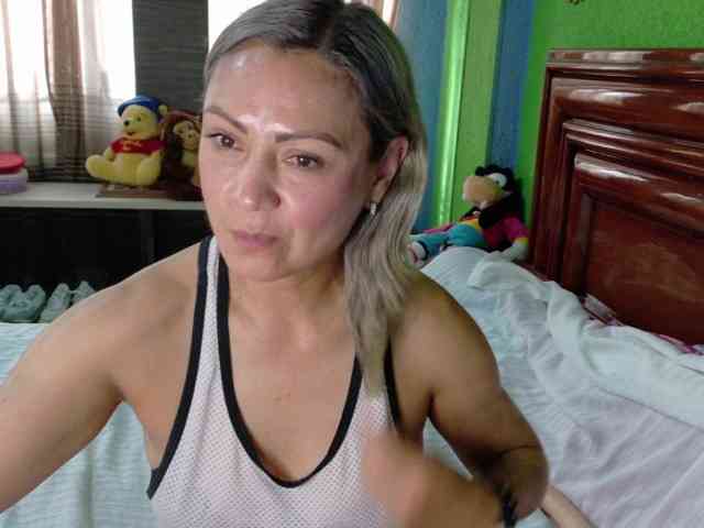 Charlizetheron1 webcam