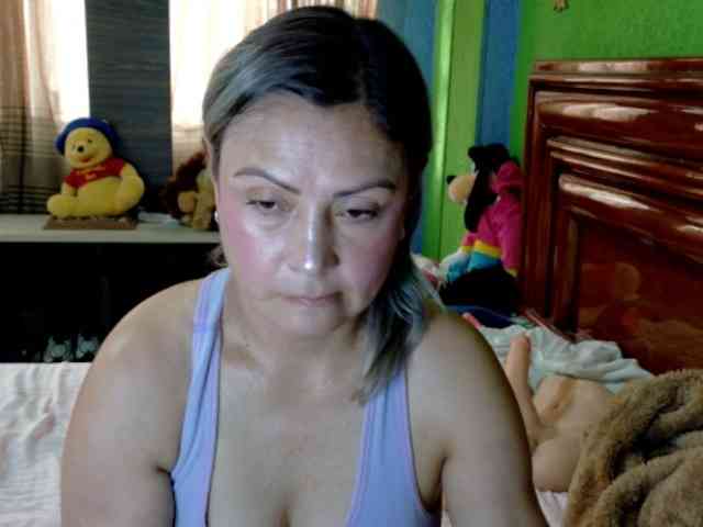 Charlizetheron1 webcam