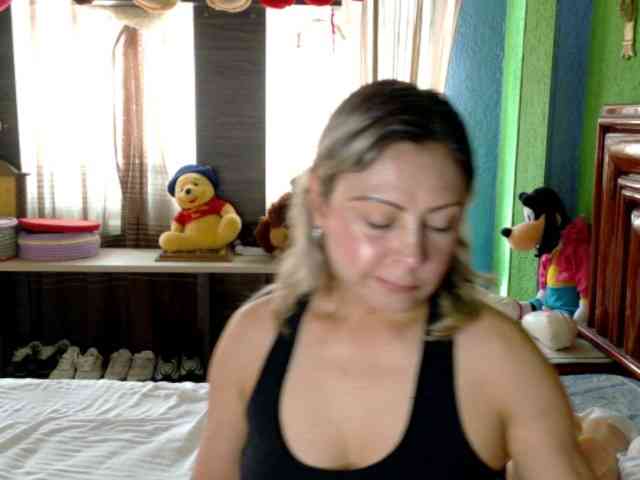 Charlizetheron1 webcam