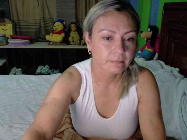 Charlizetheron1 webcam