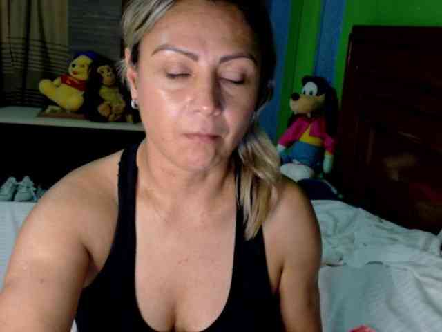 Charlizetheron1 webcam