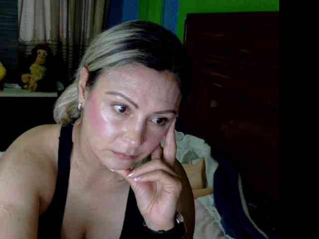 Charlizetheron1 webcam