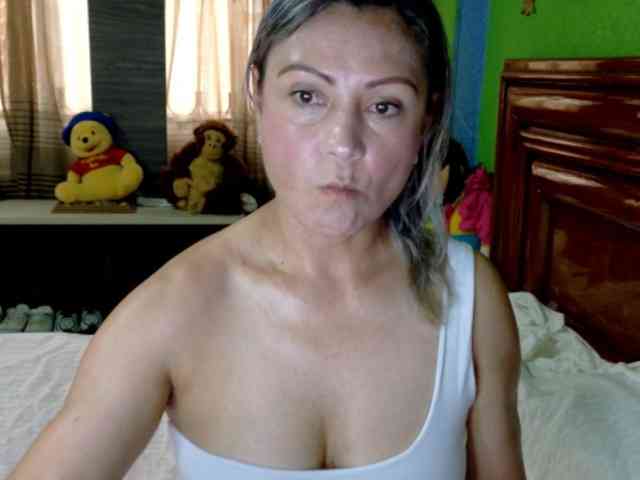 Charlizetheron1 webcam