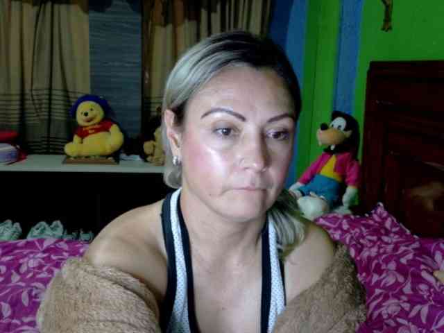 Charlizetheron1 webcam