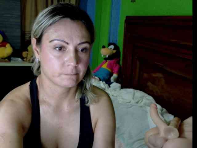 Charlizetheron1 webcam