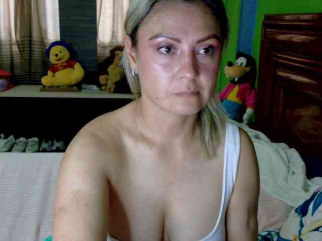 Charlizetheron1 webcam