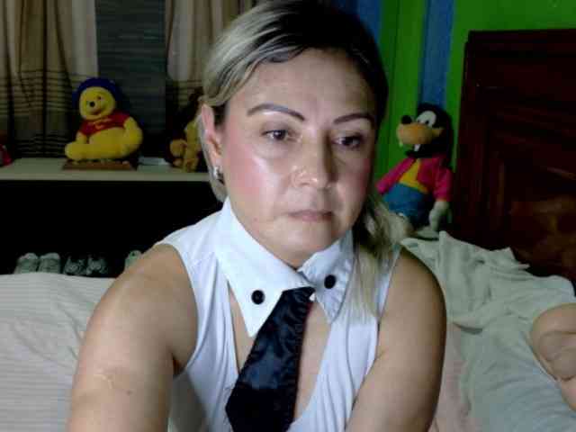 Charlizetheron1 webcam