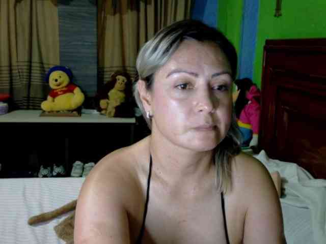 Charlizetheron1 webcam