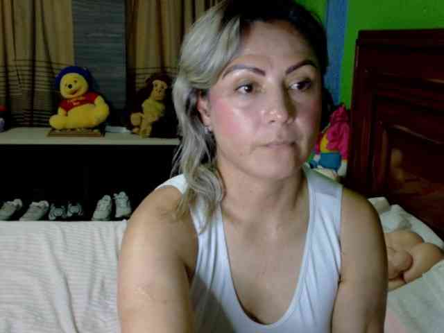 Charlizetheron1 webcam