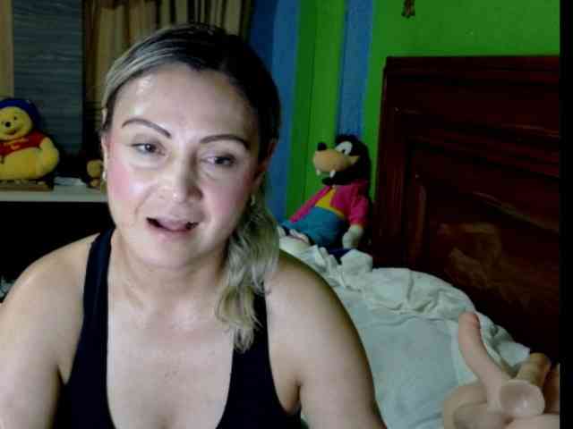 Charlizetheron1 webcam