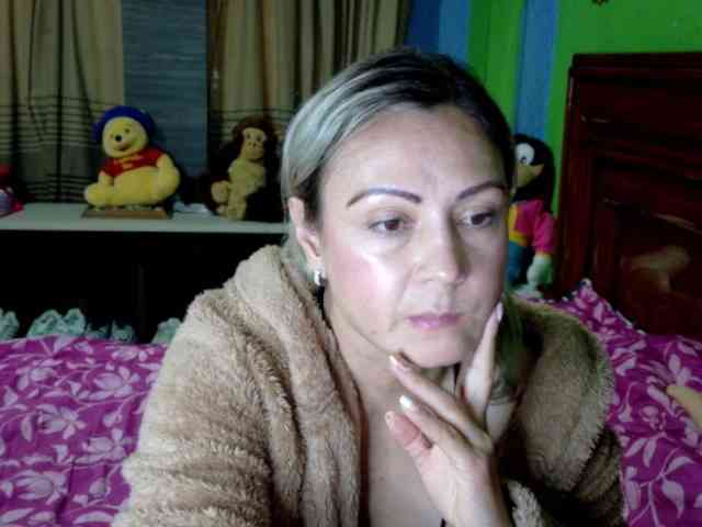 Charlizetheron1 webcam