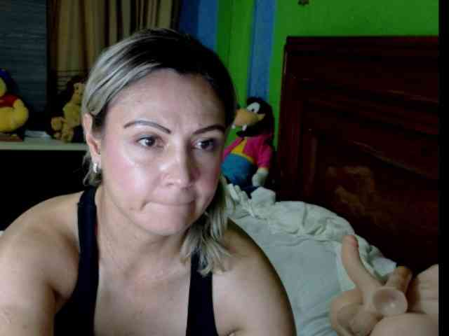 Charlizetheron1 webcam