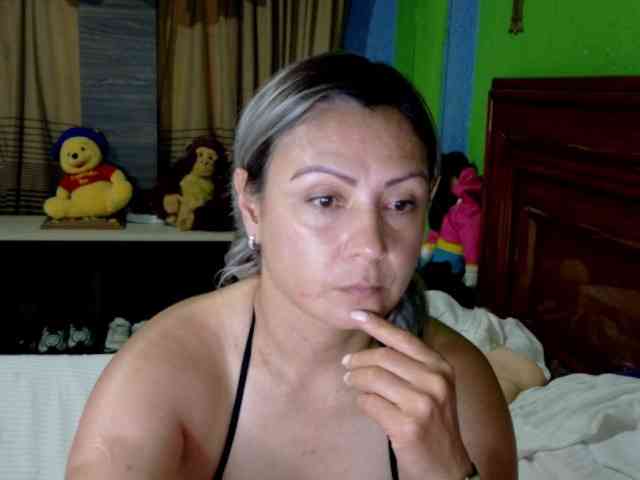 Charlizetheron1 webcam