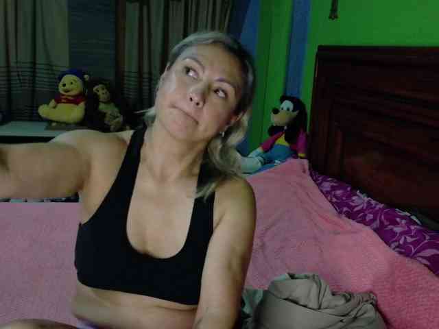 Charlizetheron1 webcam