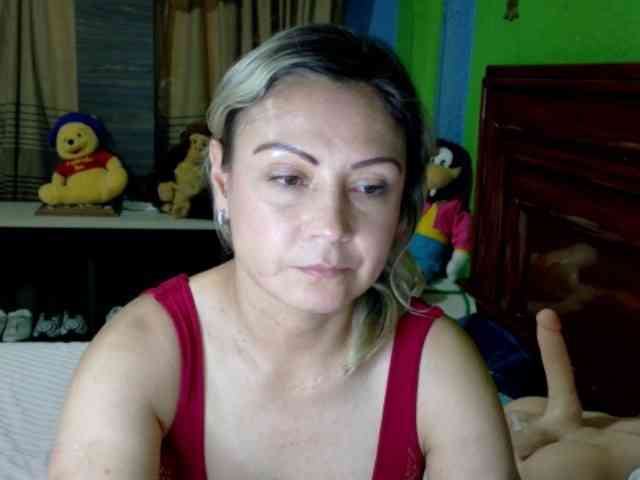 Charlizetheron1 webcam