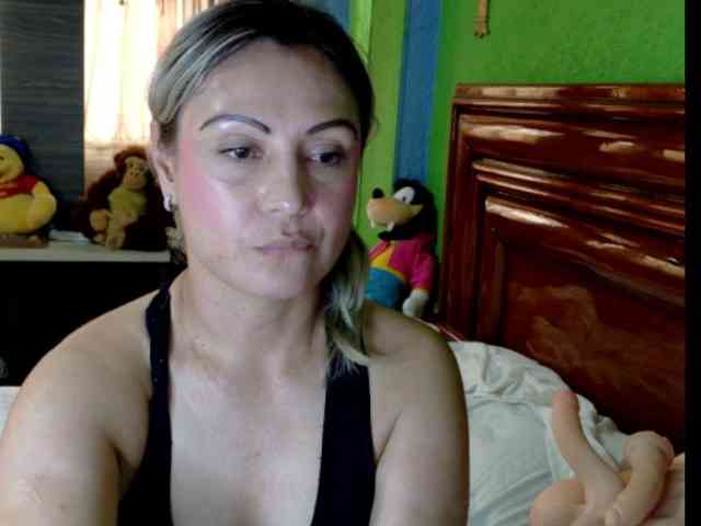 Charlizetheron1 webcam