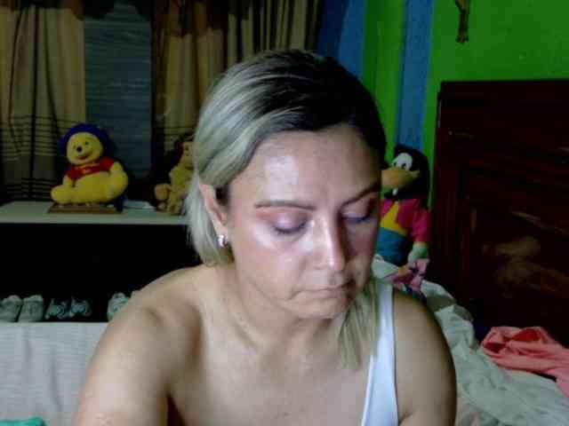 Charlizetheron1 webcam