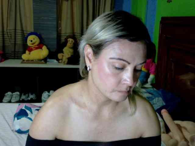 Charlizetheron1 webcam