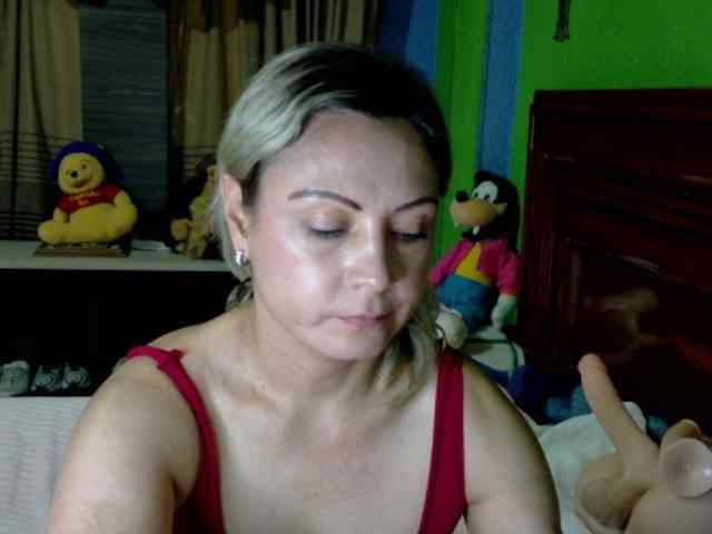 Charlizetheron1 webcam