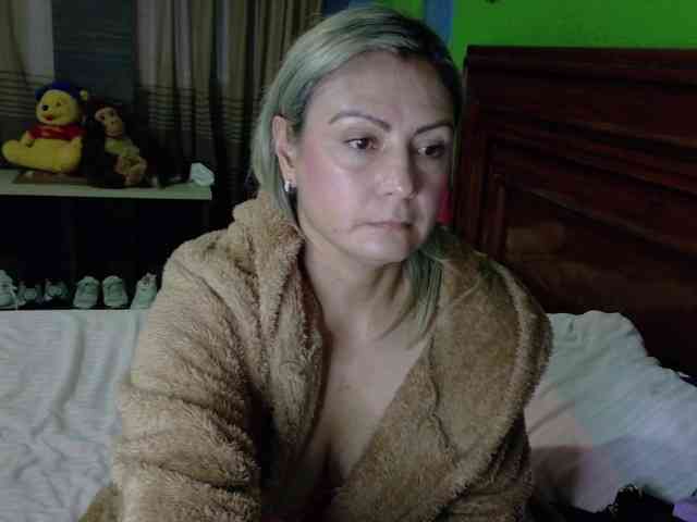 Charlizetheron1 webcam