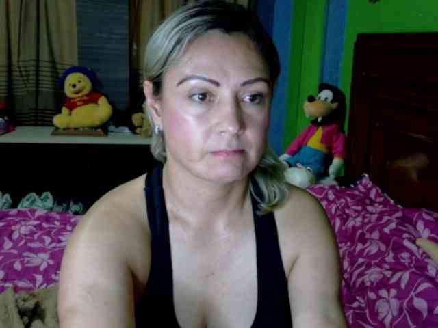 Charlizetheron1 webcam