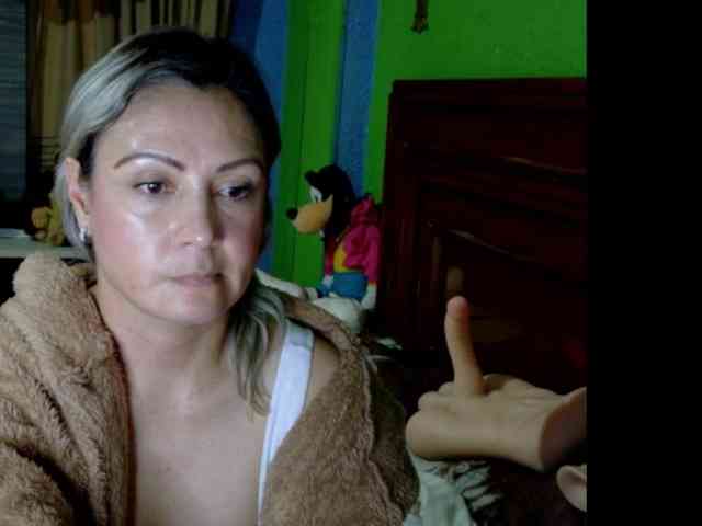 Charlizetheron1 webcam