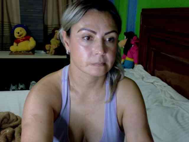 Charlizetheron1 webcam