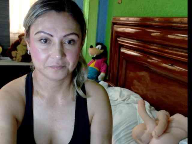 Charlizetheron1 webcam