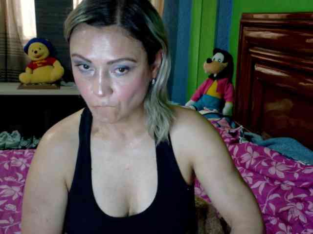 Charlizetheron1 webcam