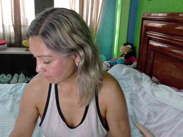 Charlizetheron1 webcam