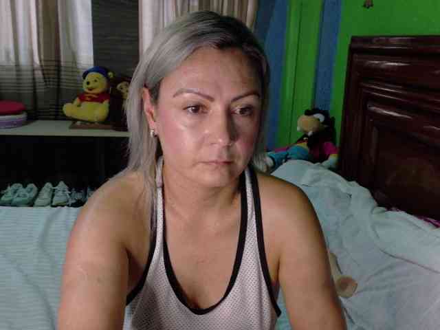 Charlizetheron1 webcam