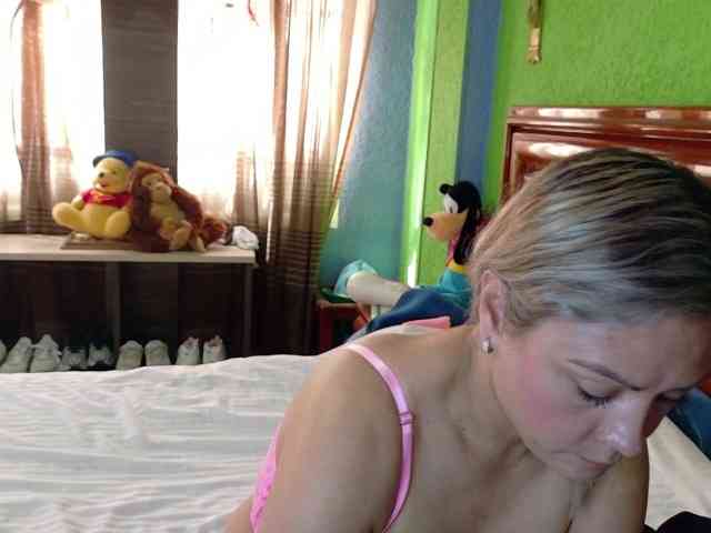 Charlizetheron1 webcam