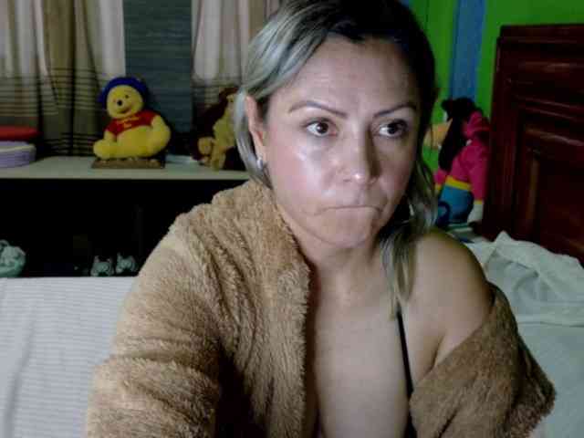 Charlizetheron1 webcam
