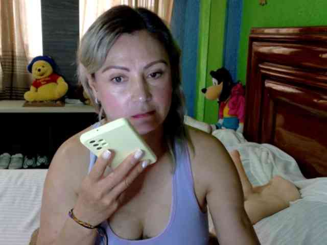 Charlizetheron1 webcam