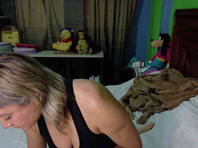 Charlizetheron1 webcam