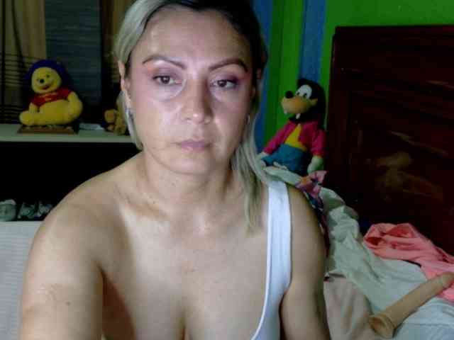 Charlizetheron1 webcam